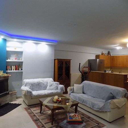 Natalys 2 Bedroom Gorgeous Apartment In Volos Bagian luar foto